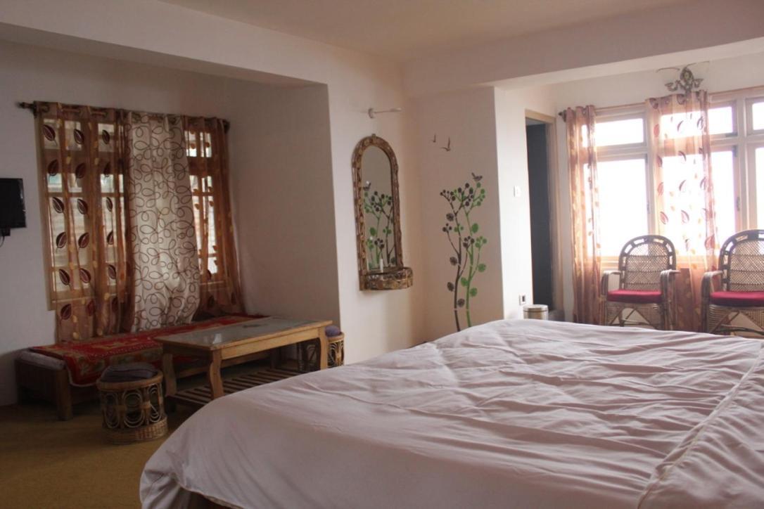 The Ace Pine Valley Hotel Pelling Esterno foto