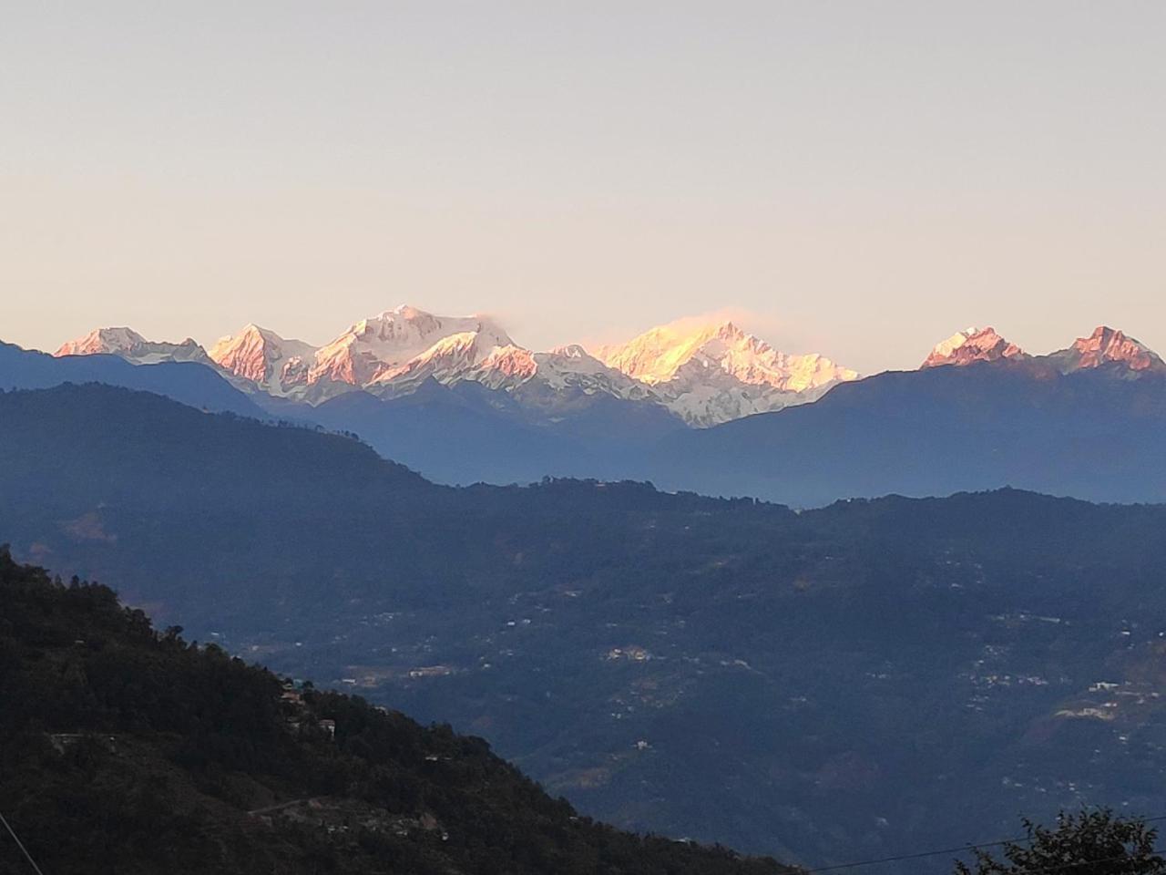 The Ace Pine Valley Hotel Pelling Esterno foto